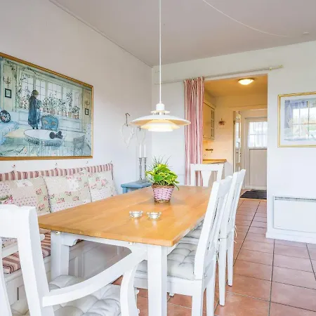 Apartment Ix *